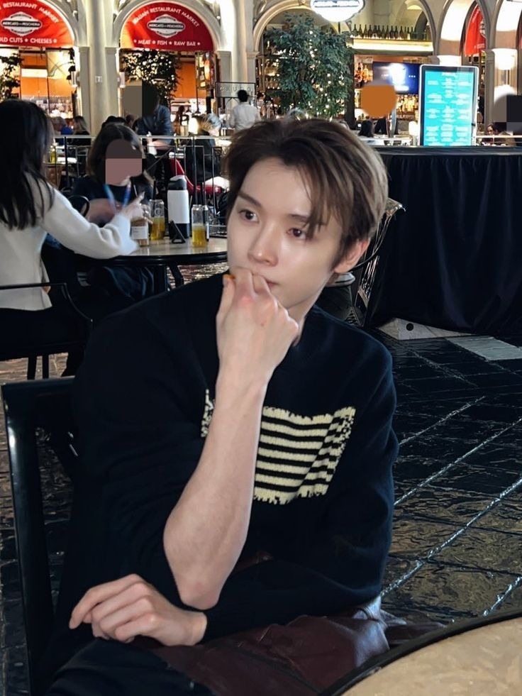 Base umum bisa follow @cornerfess tweet media