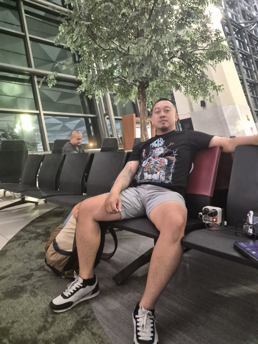 Laurentius nawang tweet media