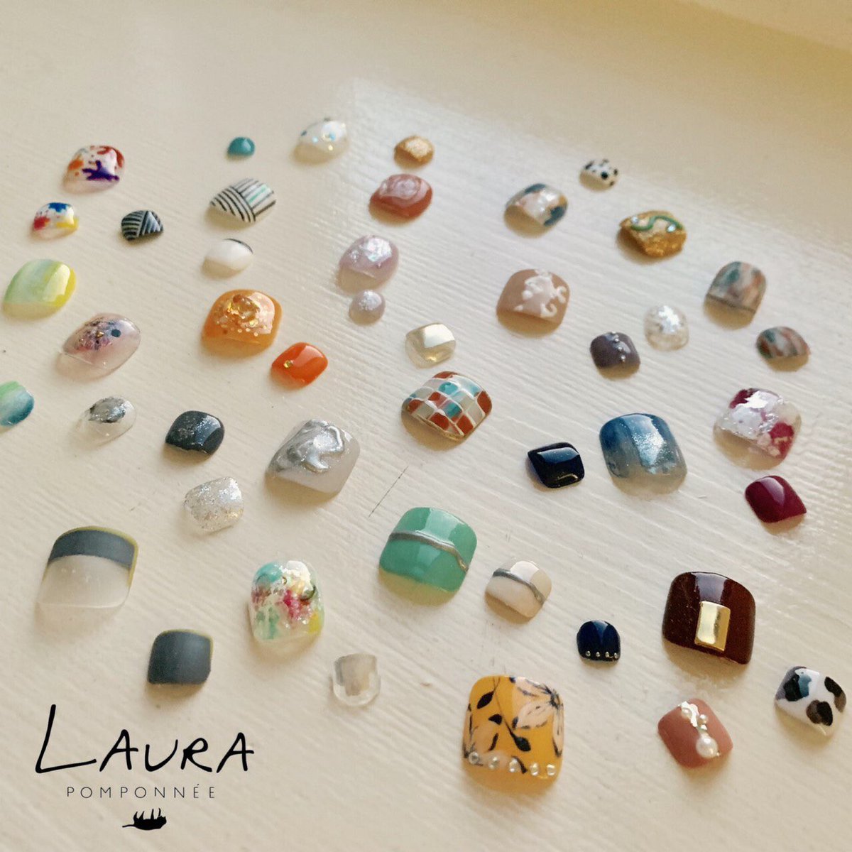 laura_pomponnee's tweet photo. ハンドフット同時施術もOKです！
#表参道ネイルサロン　　
#大人ネイルサロン
#フィルイン
 https://t.co/JU9GuPoKef https://t.co/0tzVPSHeT2
