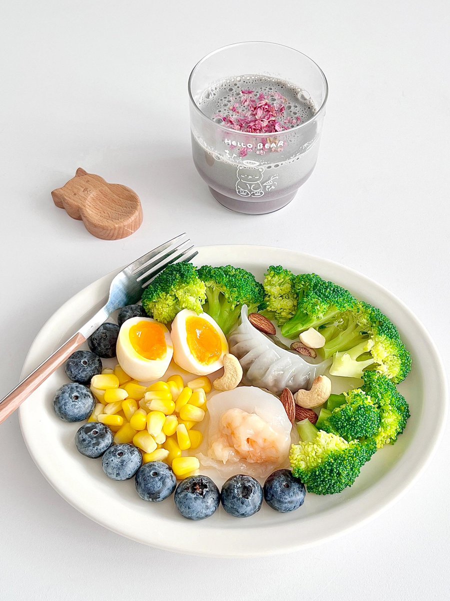 lascella's tweet photo. "Small daily habits = big health wins!  Step 1: Add 1 veggie to your meal. Step 2: Drink 2 extra cups of water. You’ve got this—start tiny, stay consistent! #HealthyHabits #WellnessJourney" https://t.co/Zzsg7XoyKd