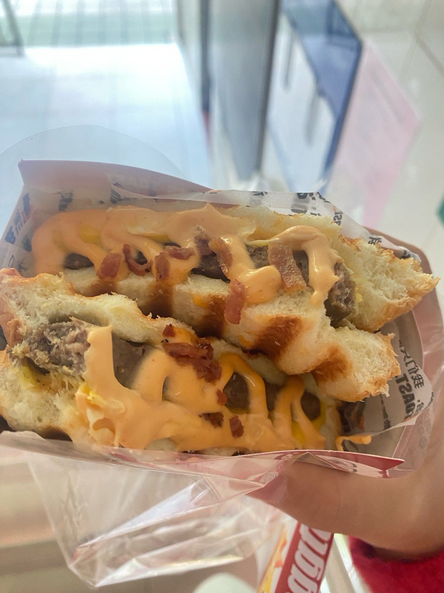 Freelinke's tweet photo. Stock Up Smart at Your Corner Store!  Fresh snacks, daily essentials u0026 quick meals—all in one place. Your go-to for last-minute picks u0026 easy shopping. #ConvenienceStore #ShopSmart https://t.co/yNU8ssSLIt