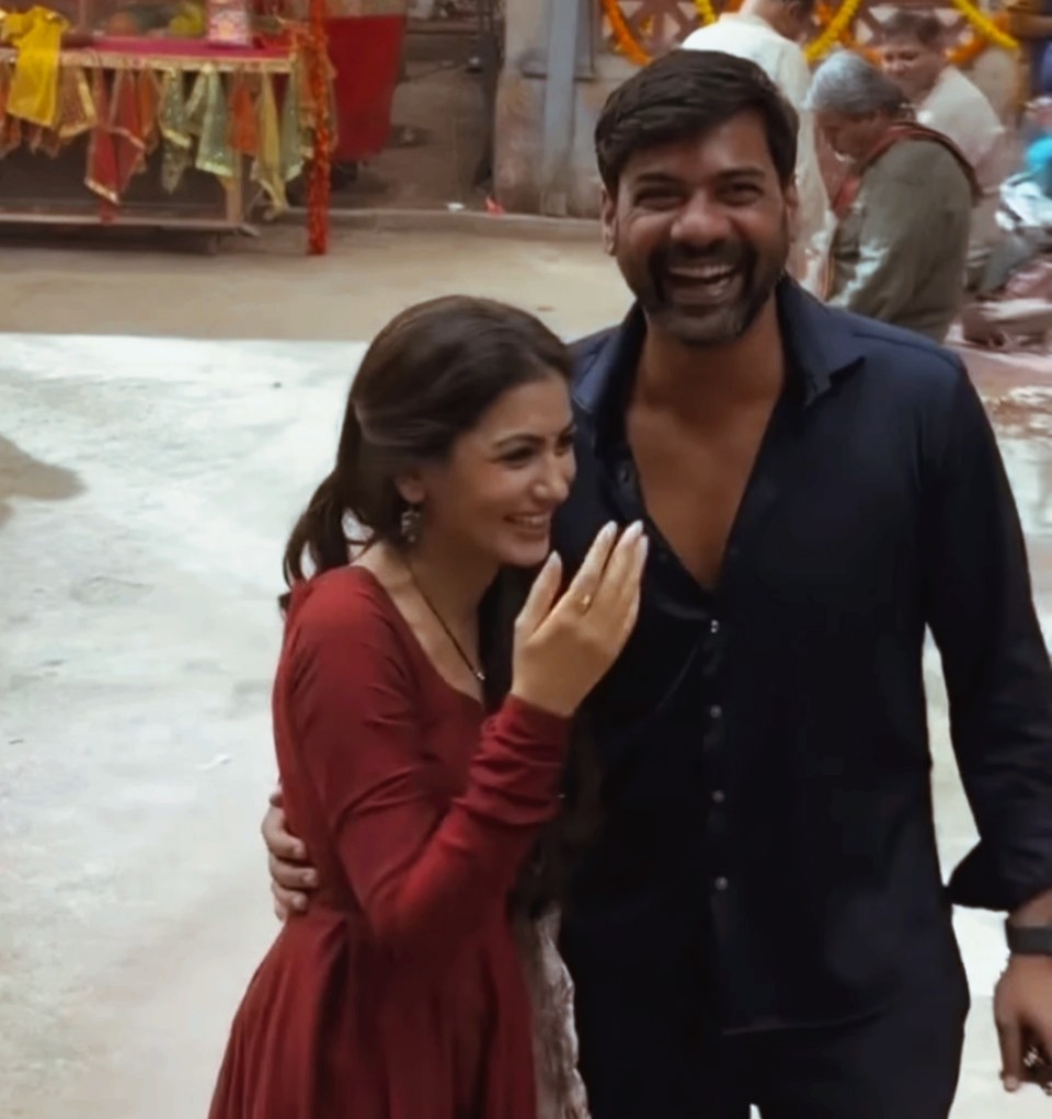 tishaiinlove's tweet image. Hand placement 🫠😭🧿

#tisha #ApraKshi #SritiJha #ShabirAhluwalia