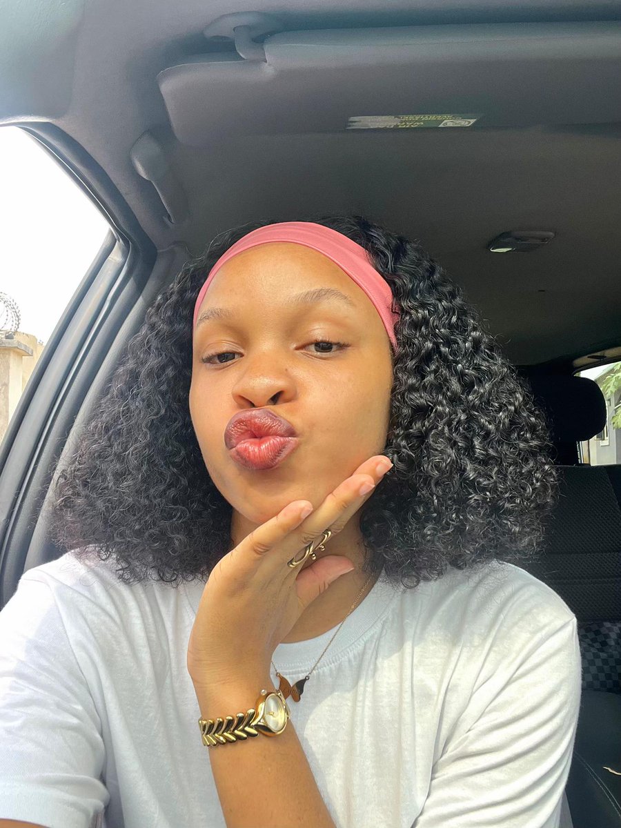 Chloe💛 tweet media