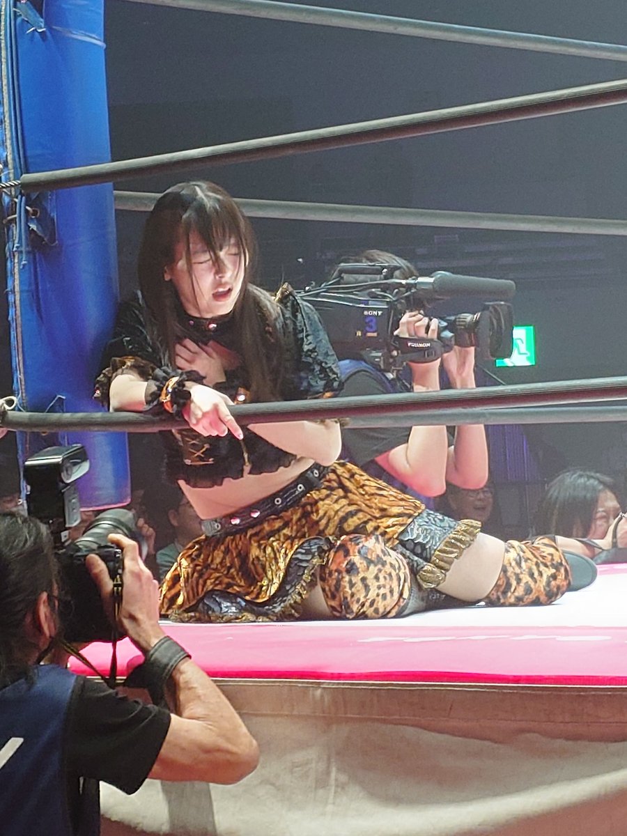 首絞めから解放された後のすみぺの表情と首もえっちだ……。