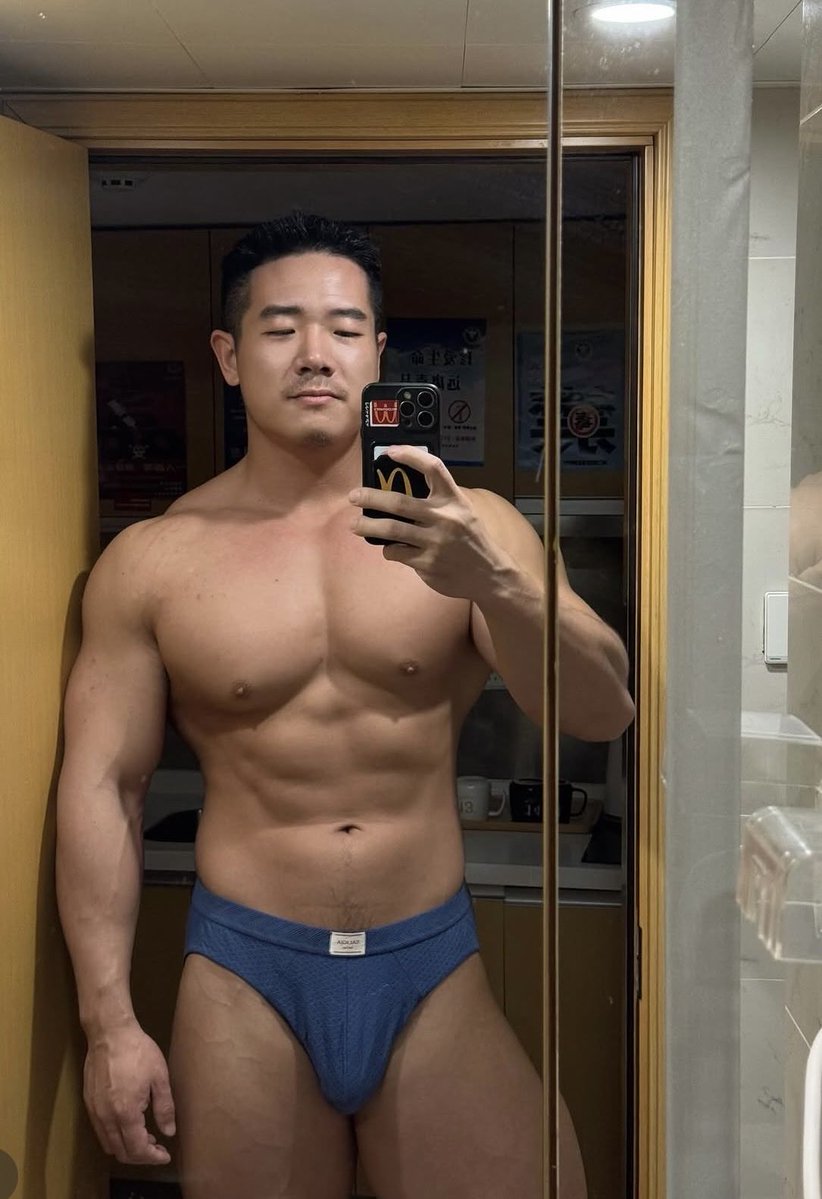 ManFeed🍆 tweet media