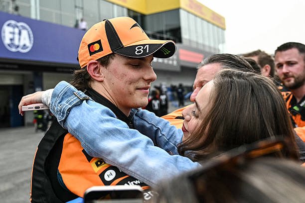 Becky 🌸 tweet media