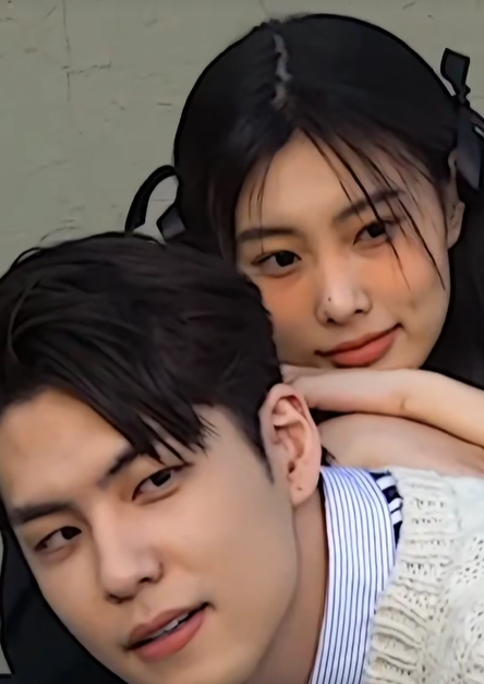 𝐑⭐️ tweet media