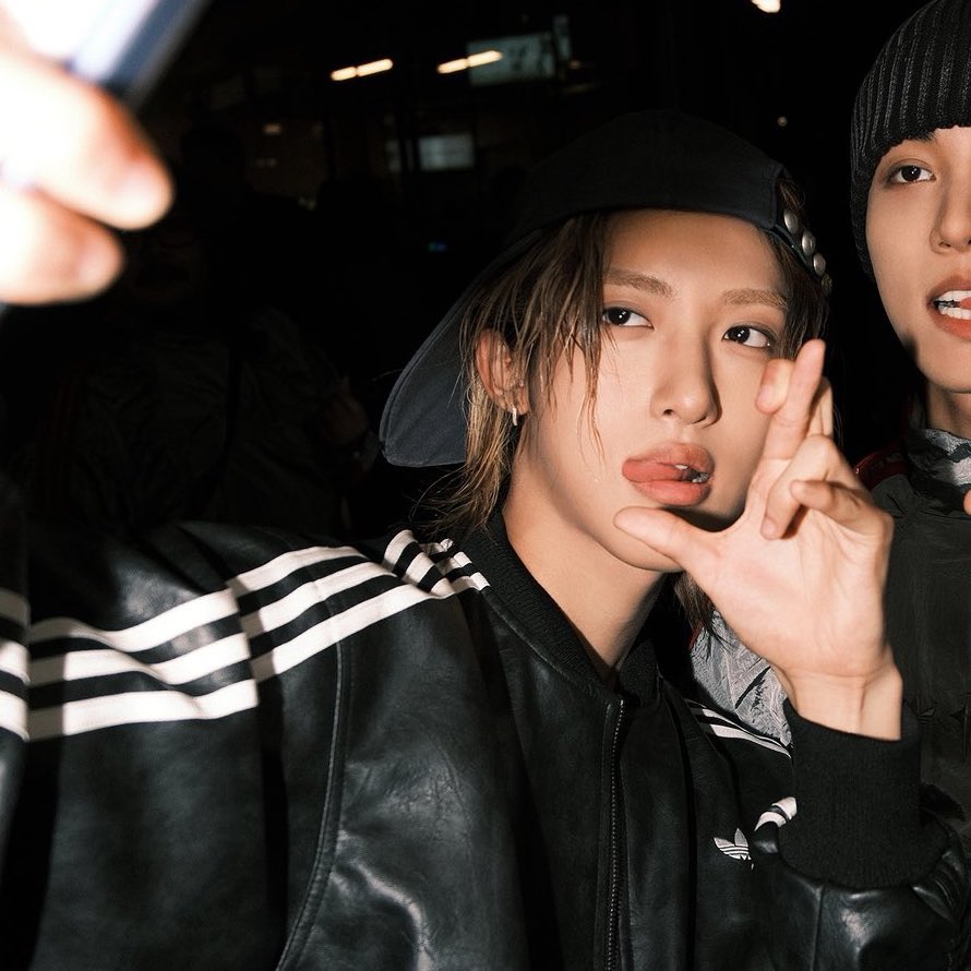 ๋ฅ ๋ฒ tweet media