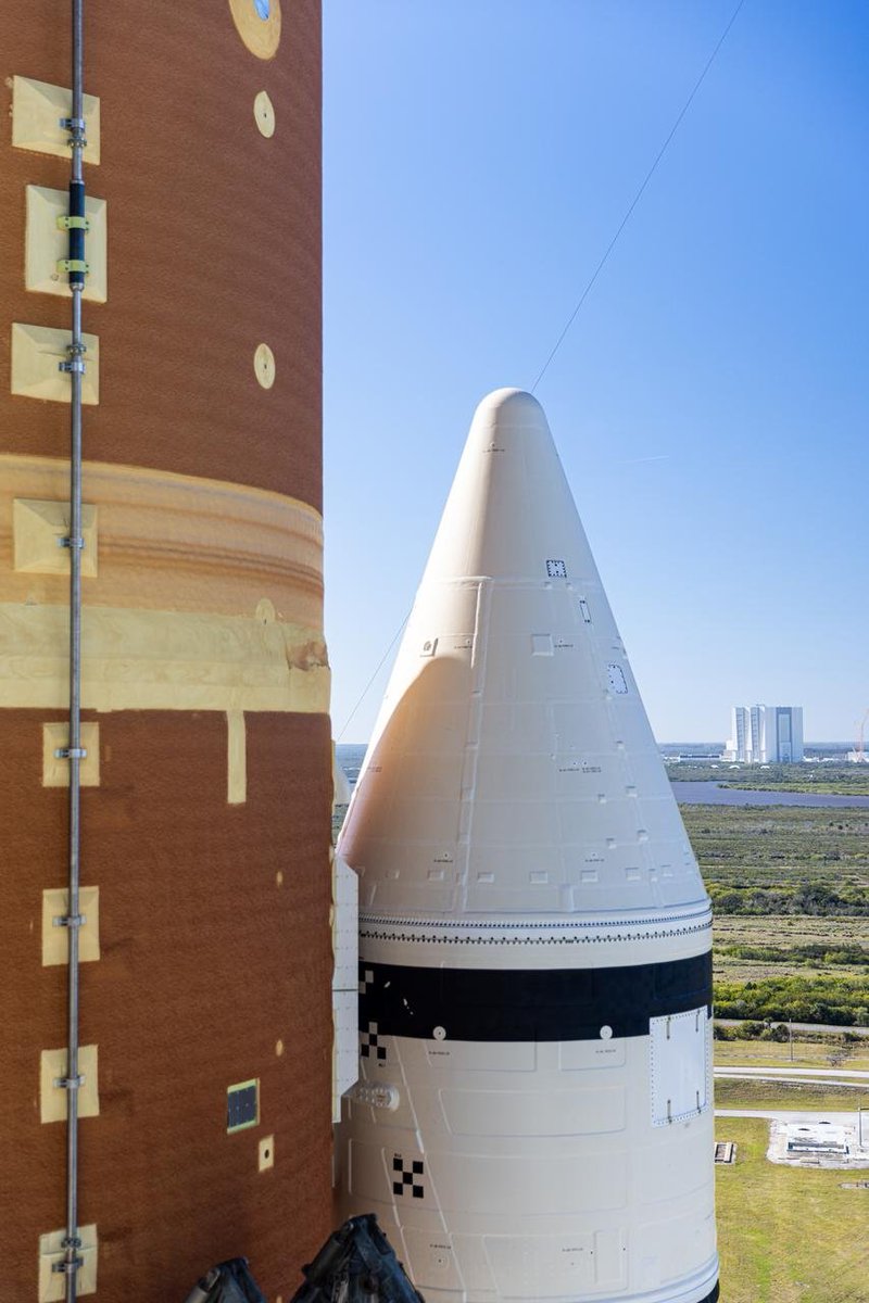 Blobifie's tweet photo. NASA has released a bunch of really cool photos of SLS from the Mobile Launcher tower https://t.co/sX2iX3x9jK