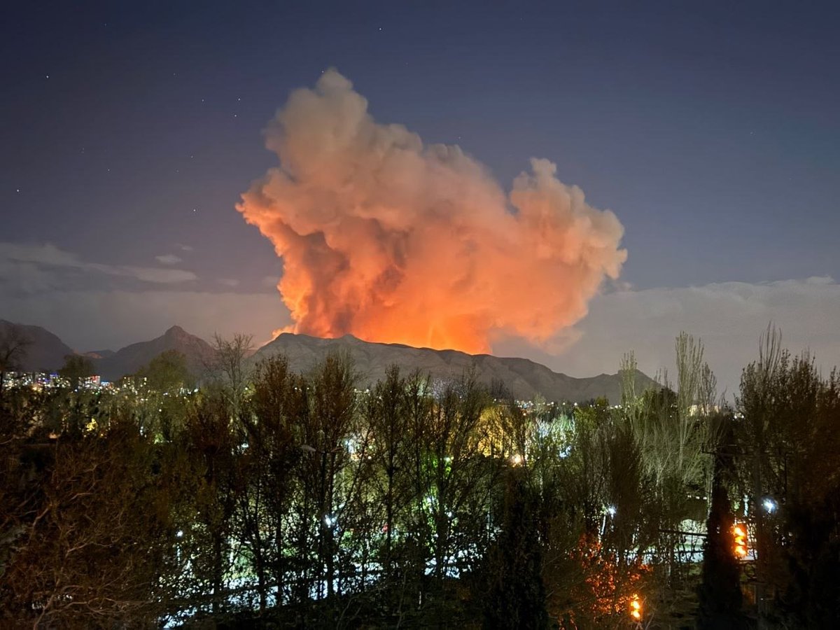 MarioNawfal's tweet image. 🚨🇺🇲🇮🇷 The U.S.  dropped bunker buster bombs on a large ammunition depot in Isfahan, Iran
x.com/Osint613/statu…