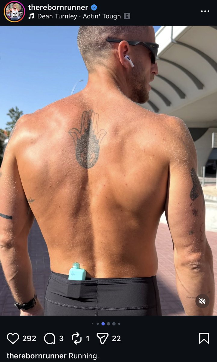 UKhotfoodchat's tweet image. Is that a vape? #influencer #reborn