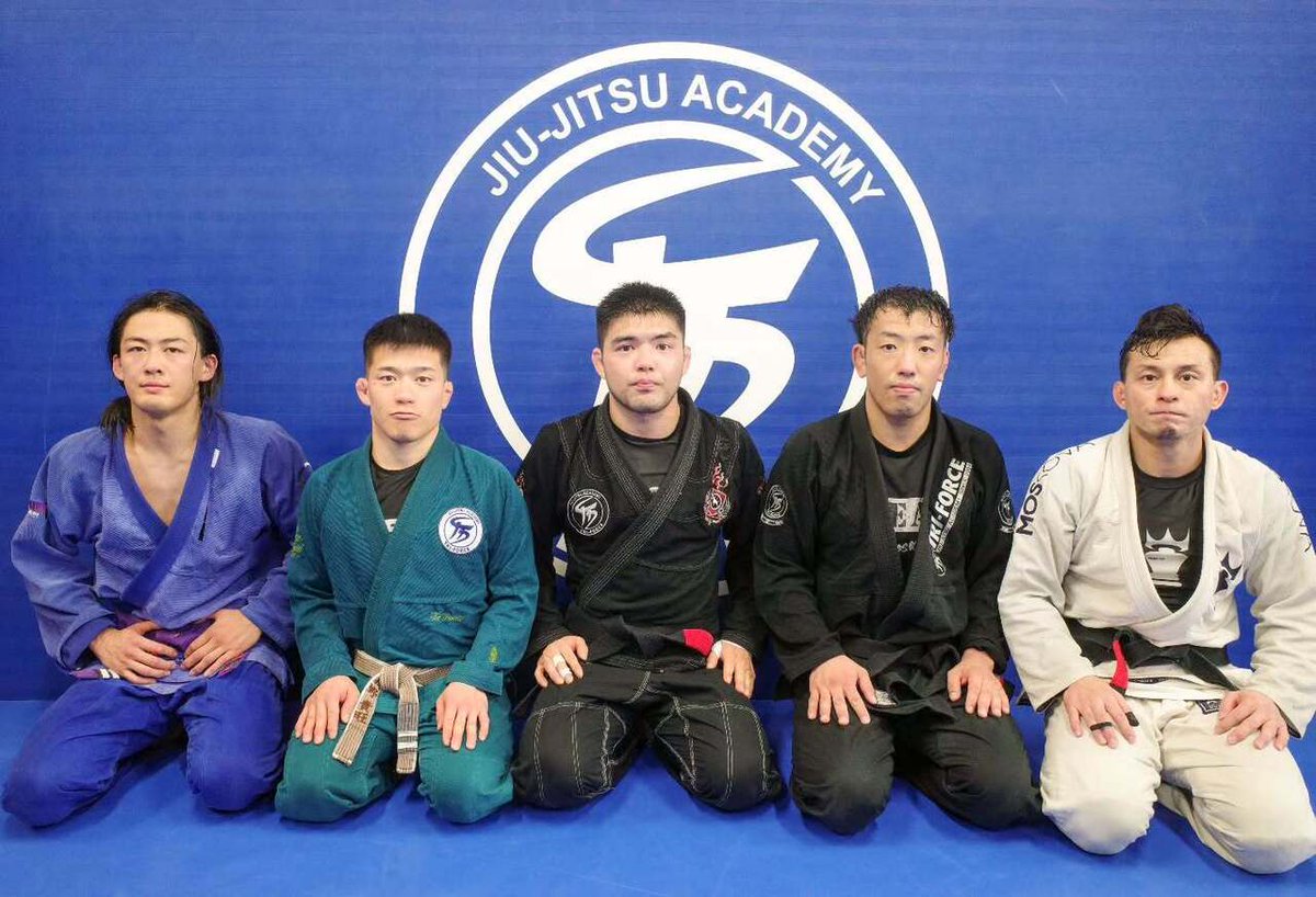 TRIFORCEBJJ's tweet image. 火曜・木曜13:15〜14:30コンペティションクラス。

#ブラジリアン柔術 #柔術 #bjj #格闘技 #トライフォース instagr.am/p/DWiu2LxklK3/