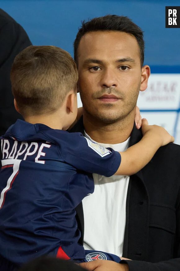 Out Of Context OM tweet media