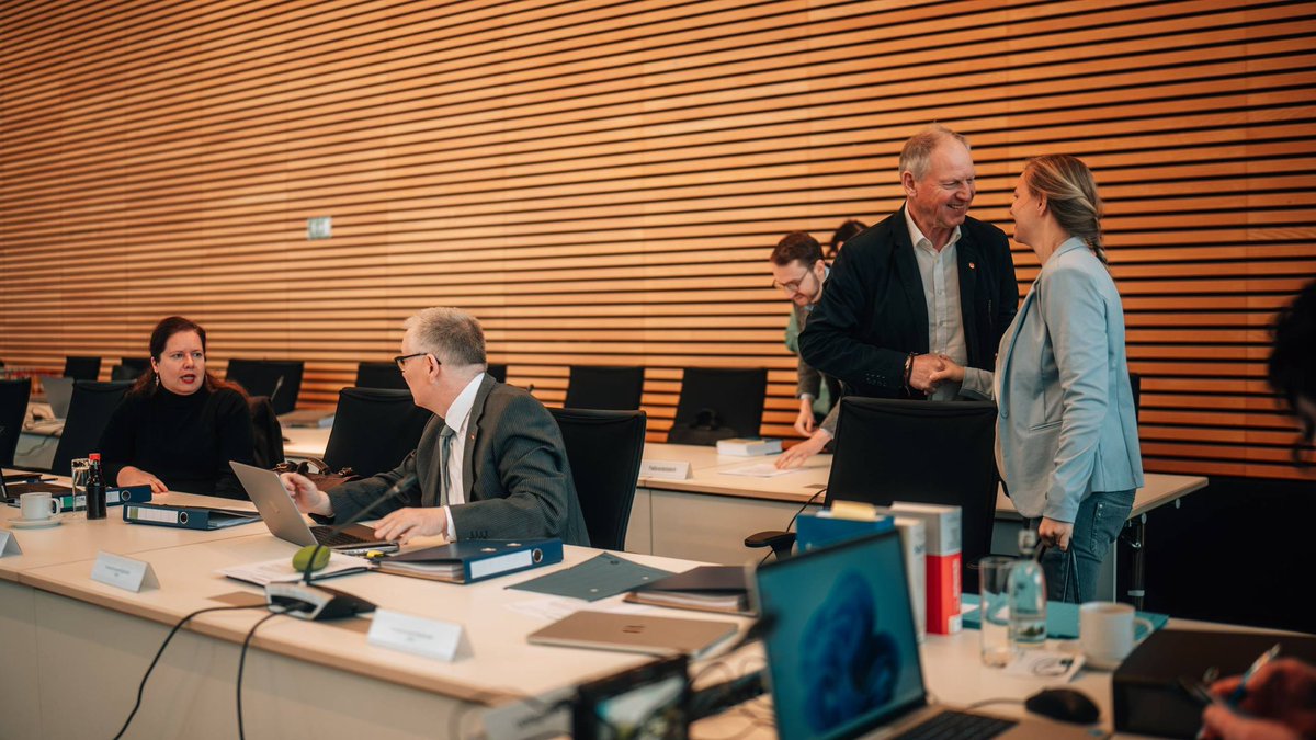 AfD_ThL's tweet image. Heute tagt erneut der von der AfD-Fraktion ins Leben gerufene #Corona-Untersuchungsausschuss. Dr. Gunter Frank und Prof. Alexander Kekulé werden heute als Sachverständige zu der Unverhältnismäßigkeit der #Coronamaßnahmen befragt.

Die AfD-Fraktion kämpft weiter für die