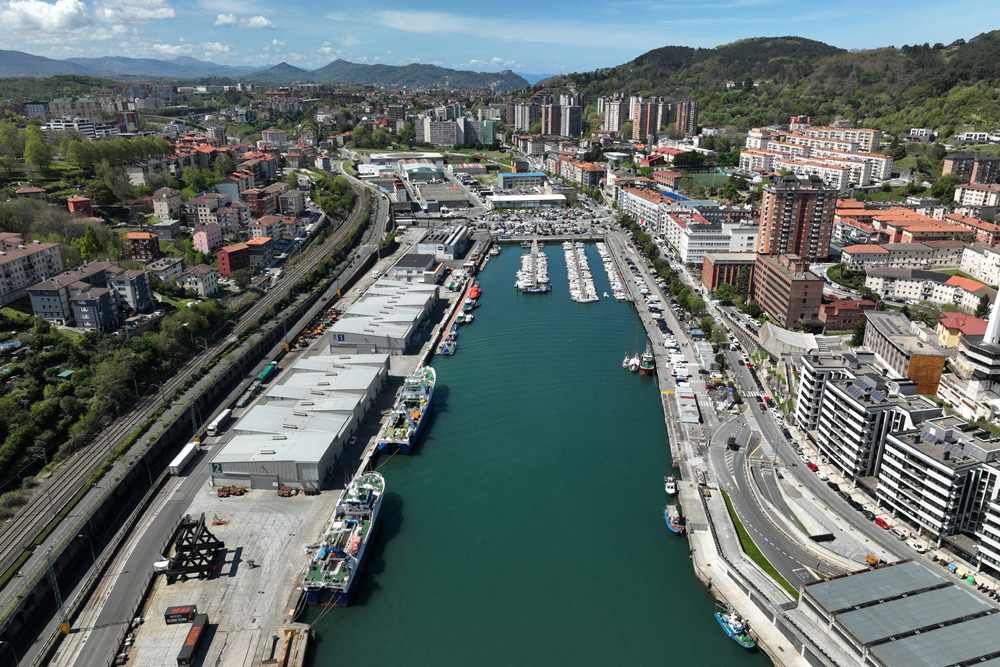 Estrategianet's tweet image. - @PasaiaPort  invierte más de 900.000 euros en modernizar las #redes #eléctricas y de #telecomunicaciones en #LaHerrera
tinyurl.com/567ppueu