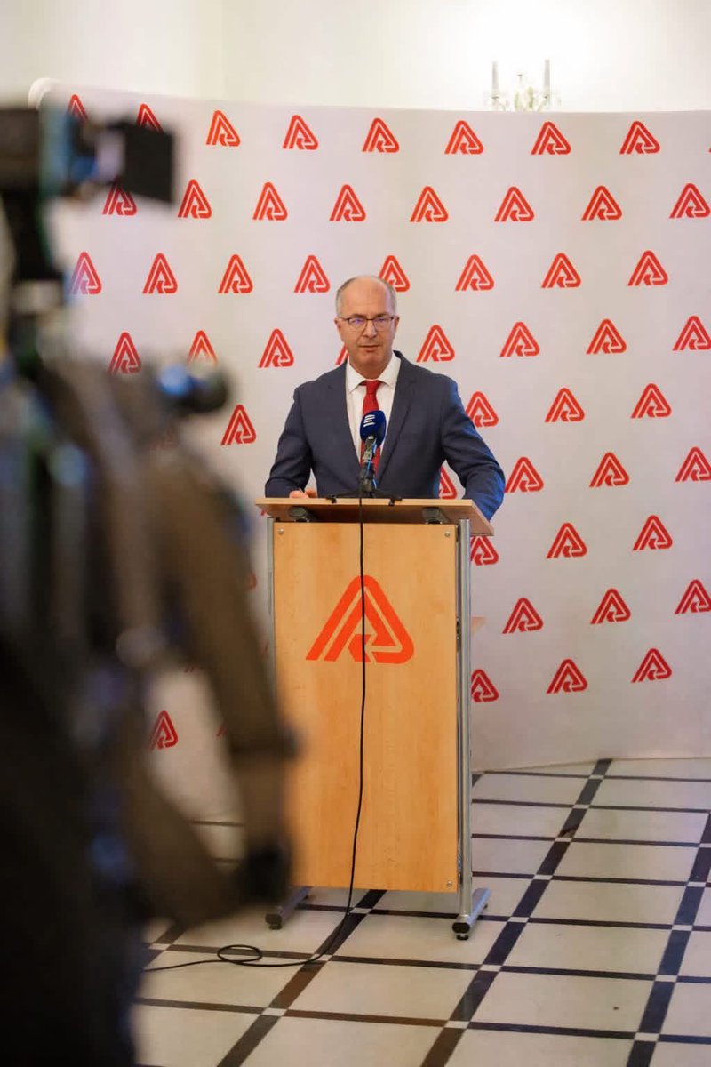 Tom Philipp tweet media