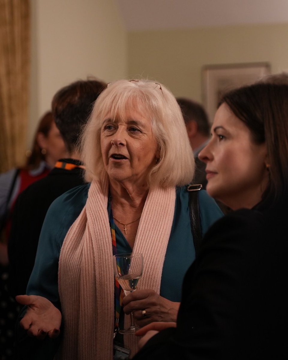 FOUR PAWS UK tweet media