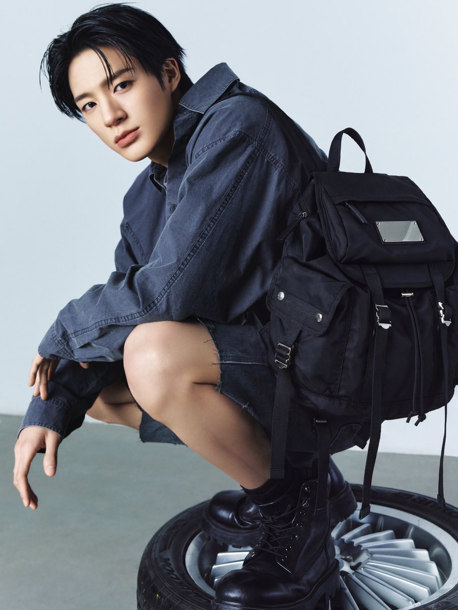 Oscar Piastri's bunny teeth tweet media