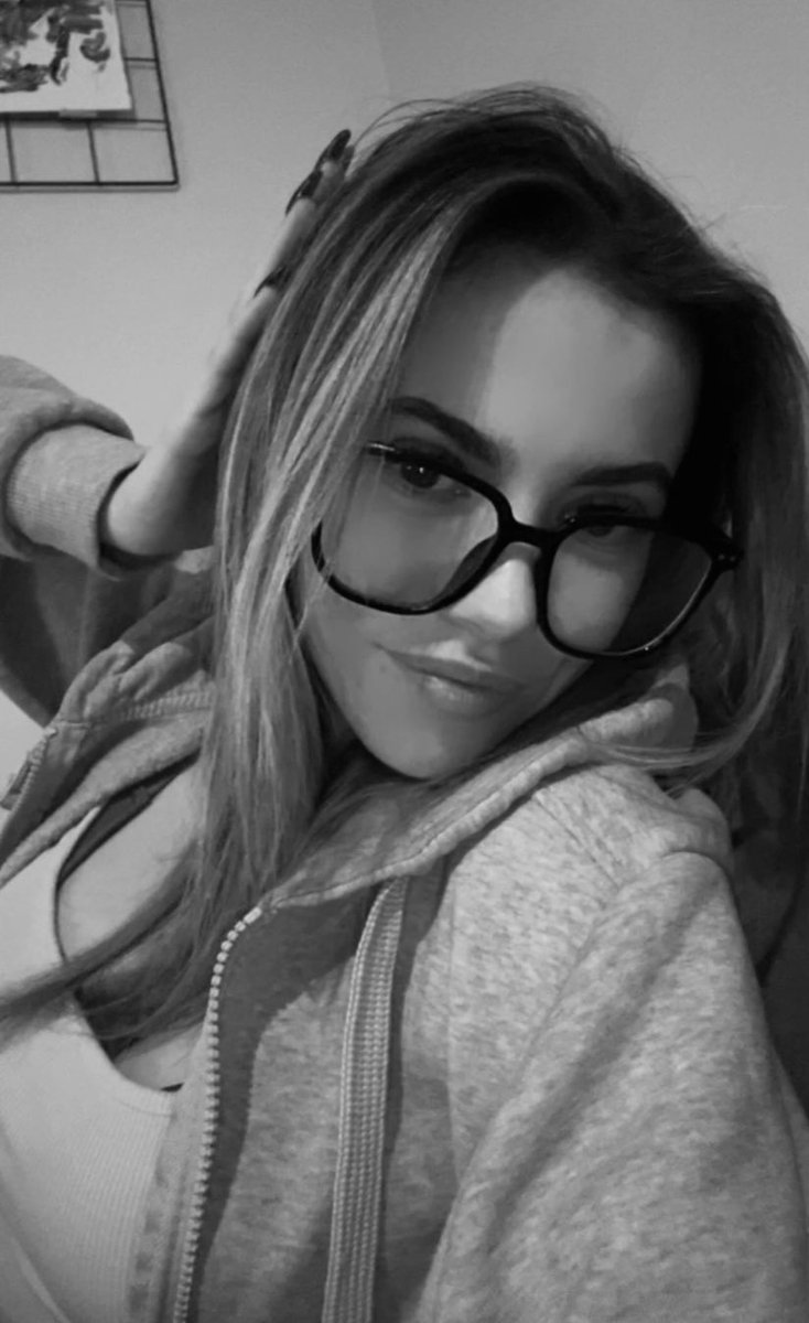 Manon landi tweet media