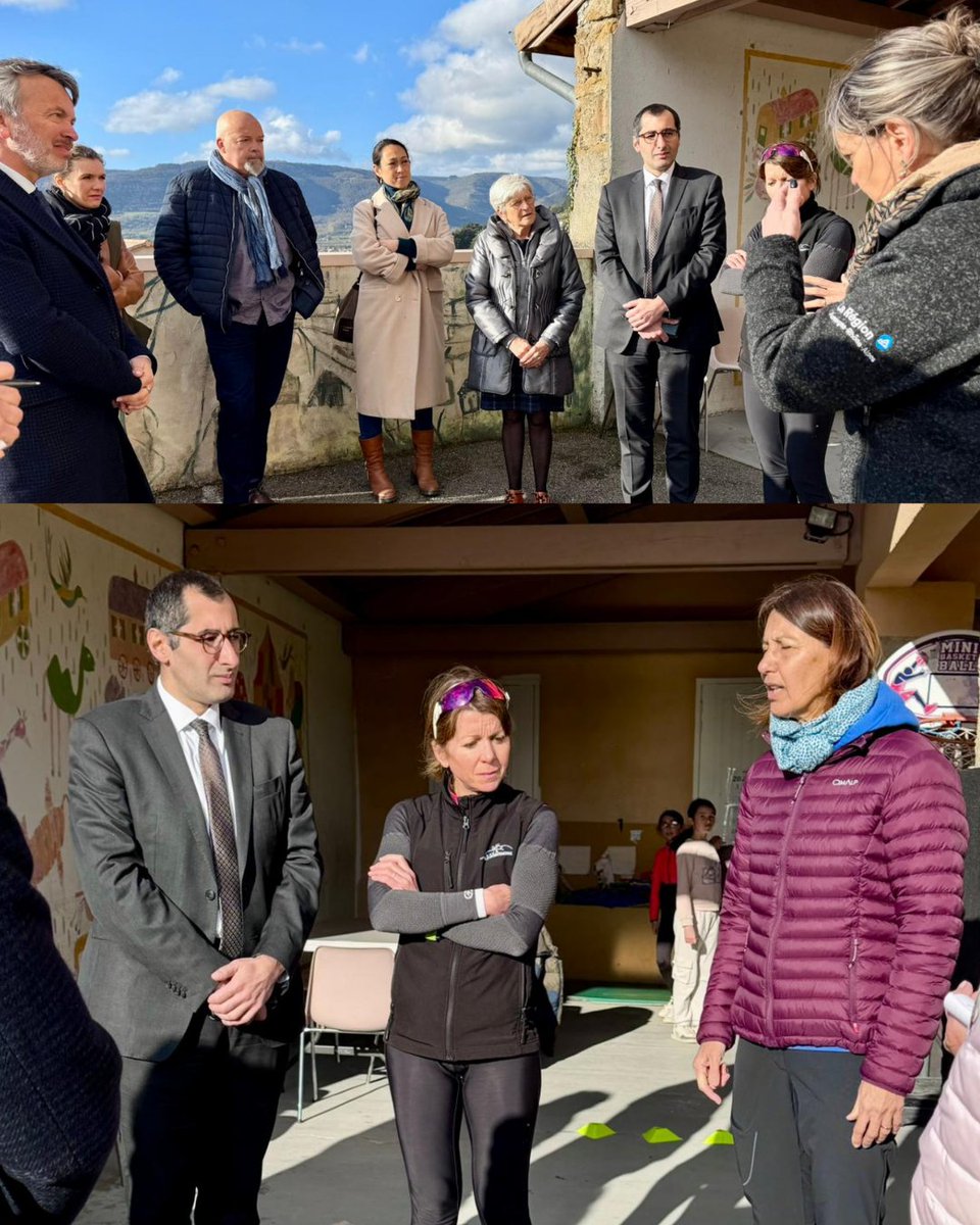 Prefet07's tweet photo. #Sport | Semaine olympique et paralympique 2026
👟 Ce mardi 31  mars, le secrétaire général de la préfecture de l’Ardèche, sous-préfet  de Privas, John Benmussa s’est rendu à l’école Masneuf de Coux, aux  côtés de Thierry Aumage, directeur académique des services de  l’@Education_Gouv_ , et des maires de Coux et de Lyas, dans le cadre  de la Semaine olympique et paralympique.

🎽 À  cette occasion, les élèves du regroupement pédagogique intercommunal  Coux-Lyas ont participé à plusieurs ateliers athlétiques, mêlant  découverte sportive et esprit d’équipe. Cette visite a permis d’échanger  avec les équipes pédagogiques et de mettre en lumière les nombreuses  actions menées en Ardèche pour promouvoir la pratique sportive dès le  plus jeune âge.

La Semaine olympique et paralympique, organisée du 30 mars au 4 avril 2026, vise à :
 ✔️ encourager l’activité physique
 ✔️ transmettre les valeurs d’engagement, de respect et de solidarité
 ✔️ sensibiliser les jeunes aux valeurs de l’Olympisme et du Paralympisme

👏 En Ardèche, ce sont  22 établissements engagés dans cette dynamique, avec de nombreuses  initiatives portées par les acteurs éducatifs et sportifs du territoire.
Une mobilisation collective qui s’inscrit pleinement dans la perspective  des Jeux des Alpes françaises 2030 et contribue à faire vivre les  valeurs du sport auprès de la jeunesse.