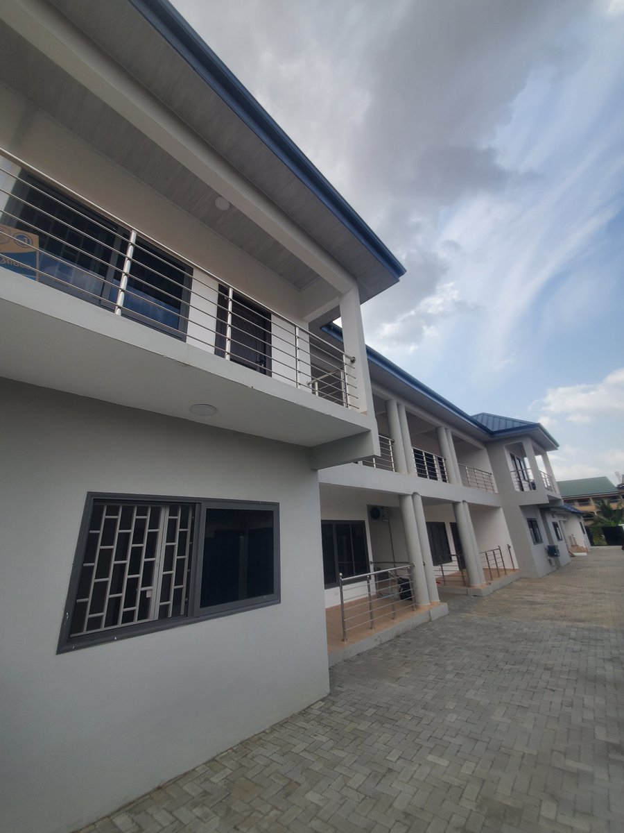 ƆH£N€ 4/20 🇬🇭 tweet media