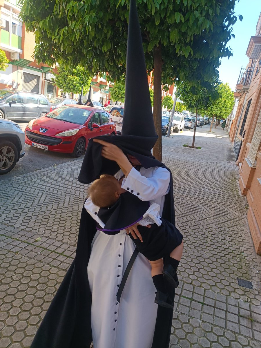 Elena Borrego tweet media