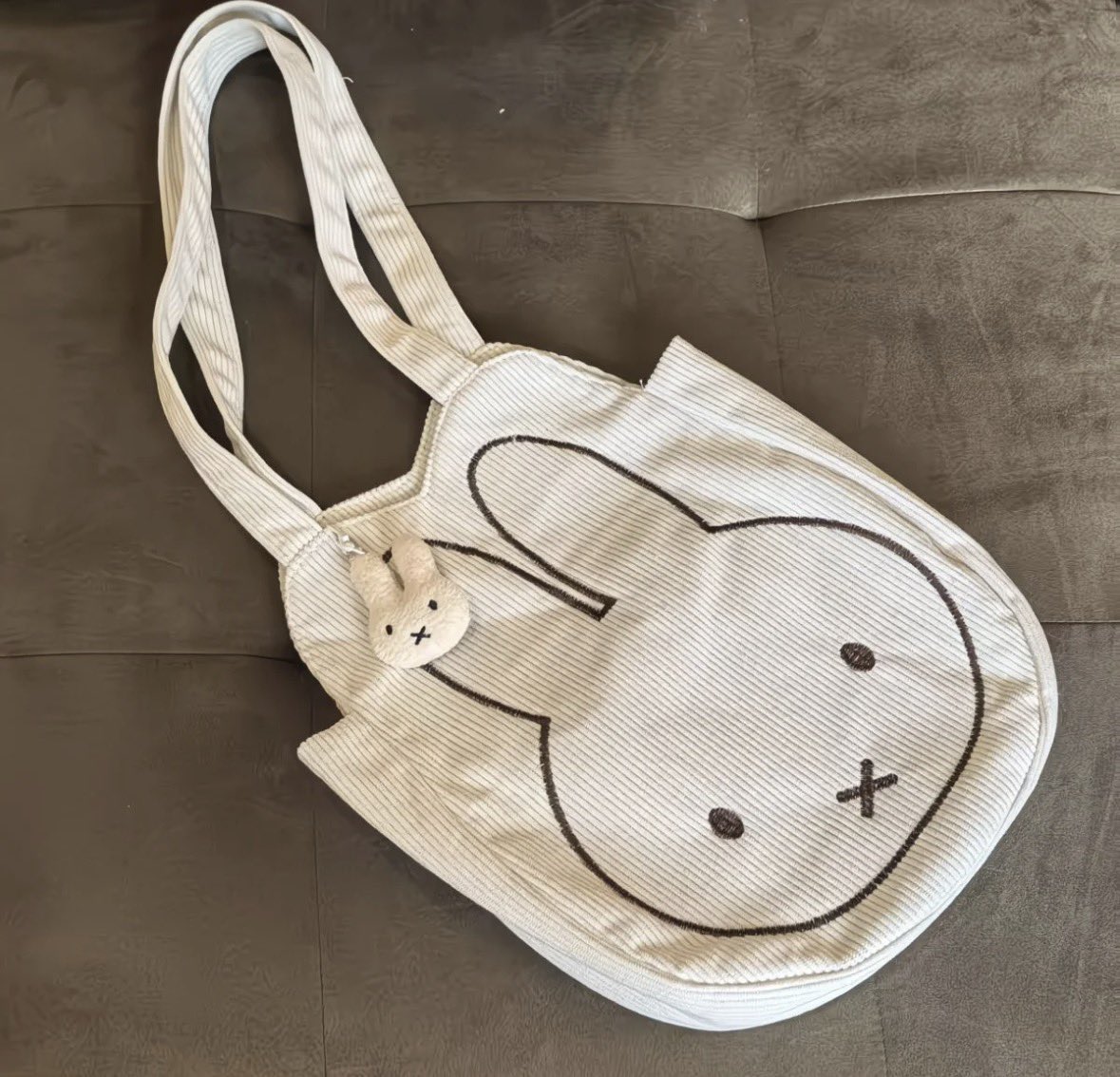jenowinkle's tweet photo. helu does anyone want miffy bag hehe 

₱100 + isf once onhand https://t.co/G8lnRK65X7