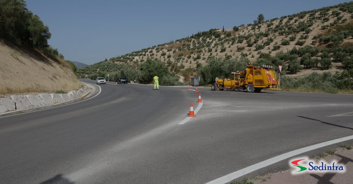 sedinfra's tweet photo. 🚧 #SemanaSanta en carretera: más desplazamientos, más responsabilidad.

En #Sedinfra trabajamos para mantener las vías en condiciones óptimas, pero la seguridad también depende de una conducción responsable.

Infraestructura + conciencia = viajes más seguros 🚗

#Sedinfra https://t.co/bZ6QKD6KKX