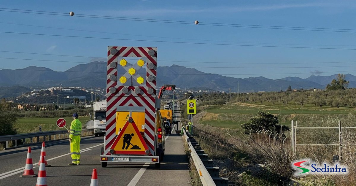 sedinfra's tweet photo. 🚧 #SemanaSanta en carretera: más desplazamientos, más responsabilidad.

En #Sedinfra trabajamos para mantener las vías en condiciones óptimas, pero la seguridad también depende de una conducción responsable.

Infraestructura + conciencia = viajes más seguros 🚗

#Sedinfra https://t.co/bZ6QKD6KKX