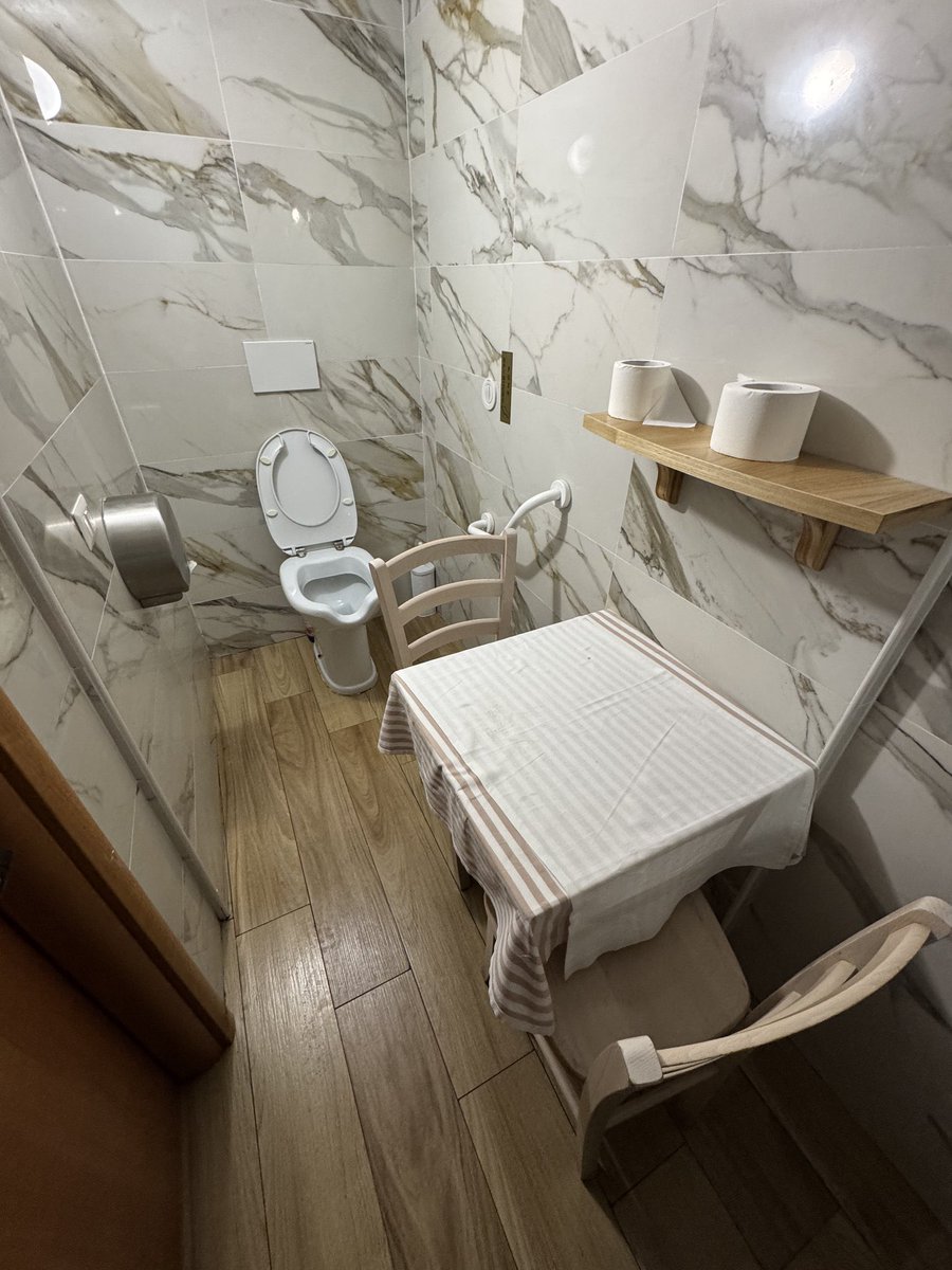 瓦克兄弟學历史（支研所成员） tweet media