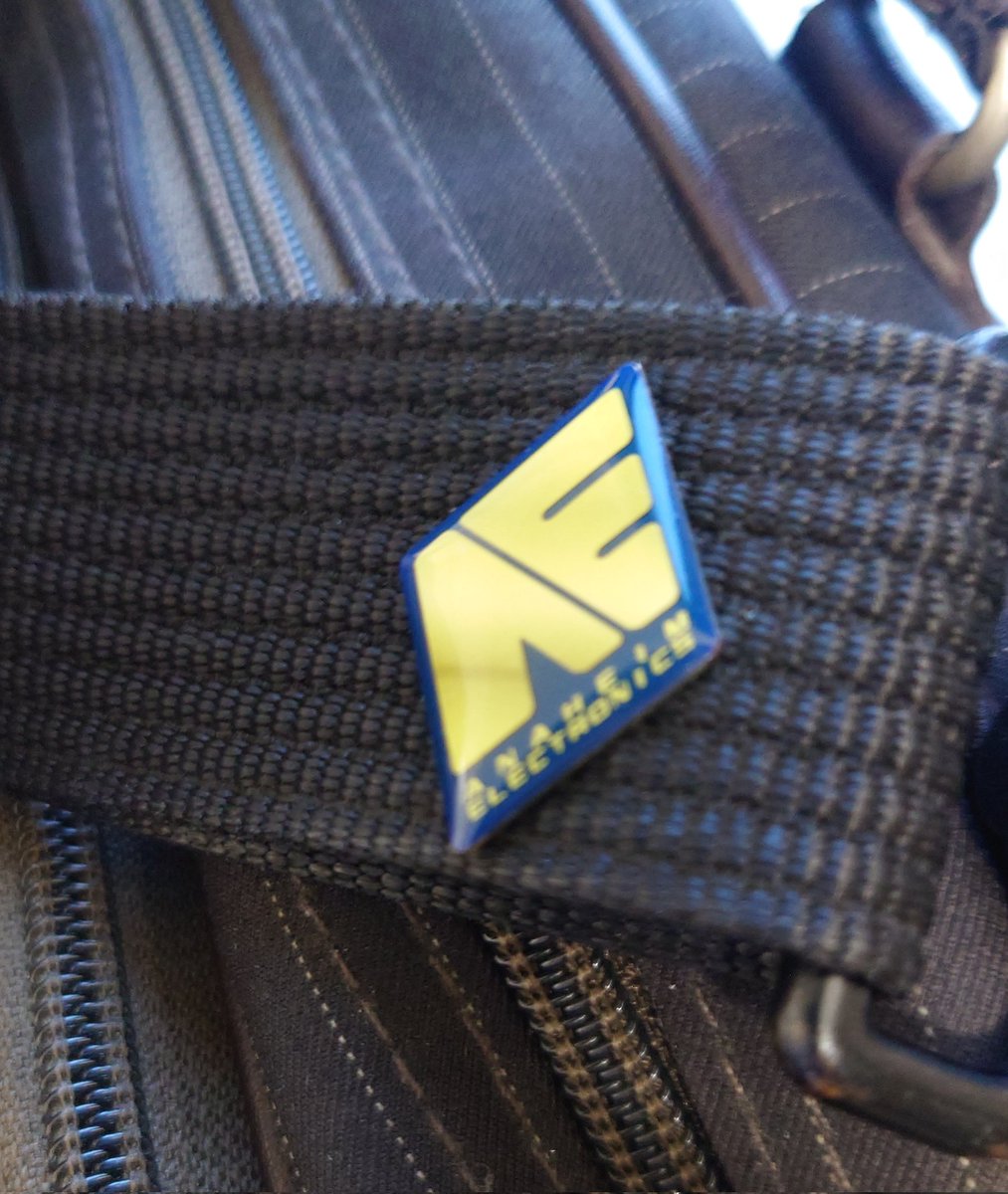 めたろじ tweet media