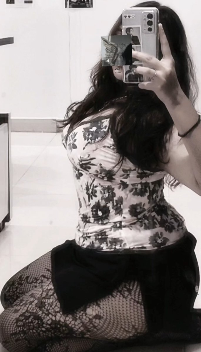 Couldn't resist ???? Relapse while sending 🔄 !!!!

- your thoughts &amp; salary should always be abt me !! 😂💸
- Who's going to be d perfect simp? 🐕‍🦺