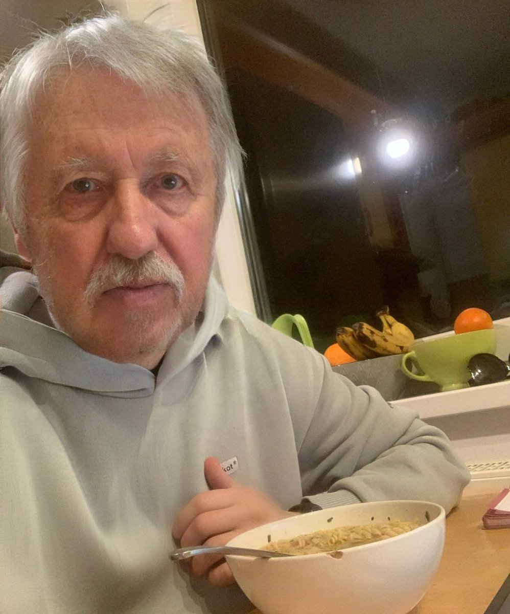 ваня kiss tweet media