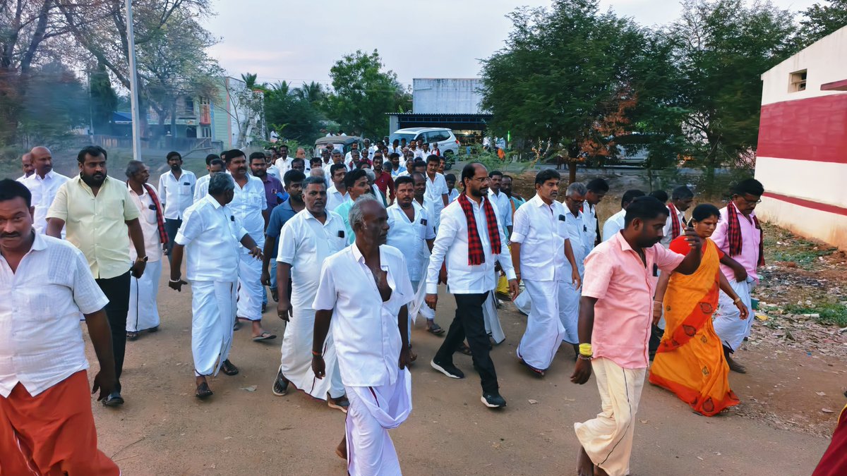 abdulsamadmmk's tweet photo. மணப்பாறை சட்டமன்றத் தொகுதியில் திமுக தலைமையிலான மதசார்பற்ற முற்போக்கு கூட்டணி சார்பில் உதயசூரியன் சின்னத்தில் போட்டியிடும் என்னை மருங்காபுரி திமுக தெற்கு ஒன்றிய செயலாளர் பழனியாண்டி அவர்கள் தலைமையில் நிர��வாகிகள் சந்திப்பு நிகழ்ச்சியில் உற்சாக வரவேற்பு அளித்தார்கள். https://t.co/LKFc4rBMJ5