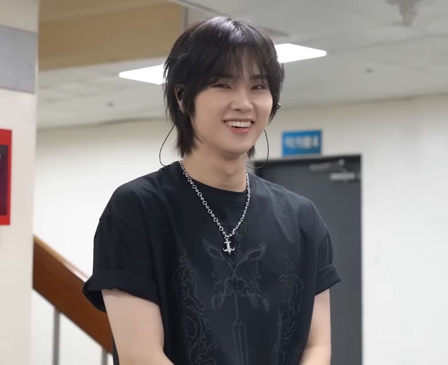 DEAD AND v(ian)ˣʰ tweet media