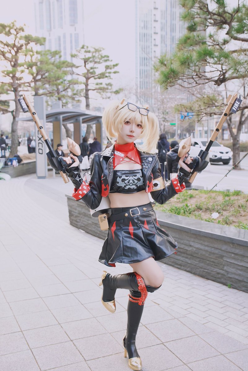 산 サン tweet media