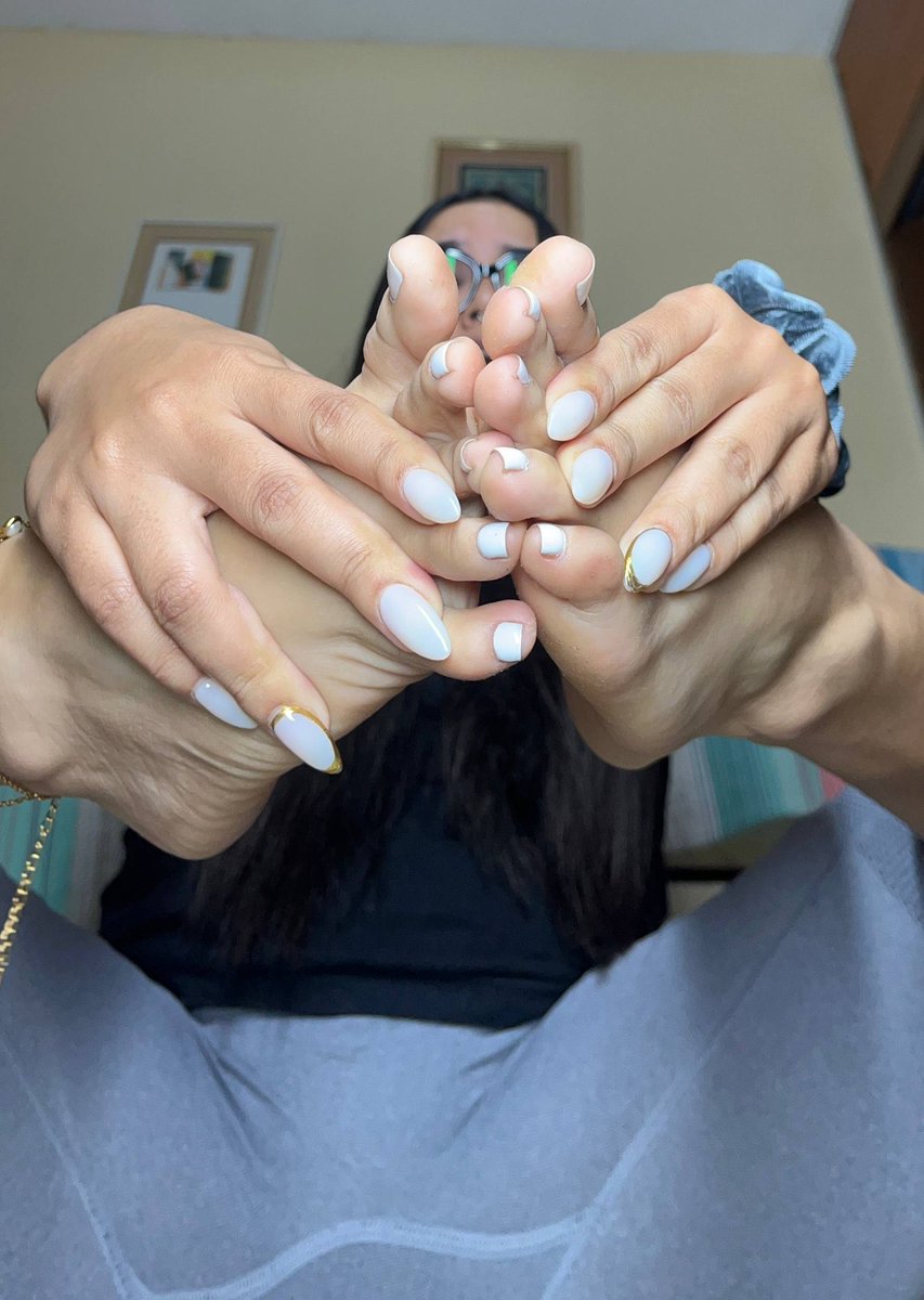 TheF00TL0VER01 tweet media