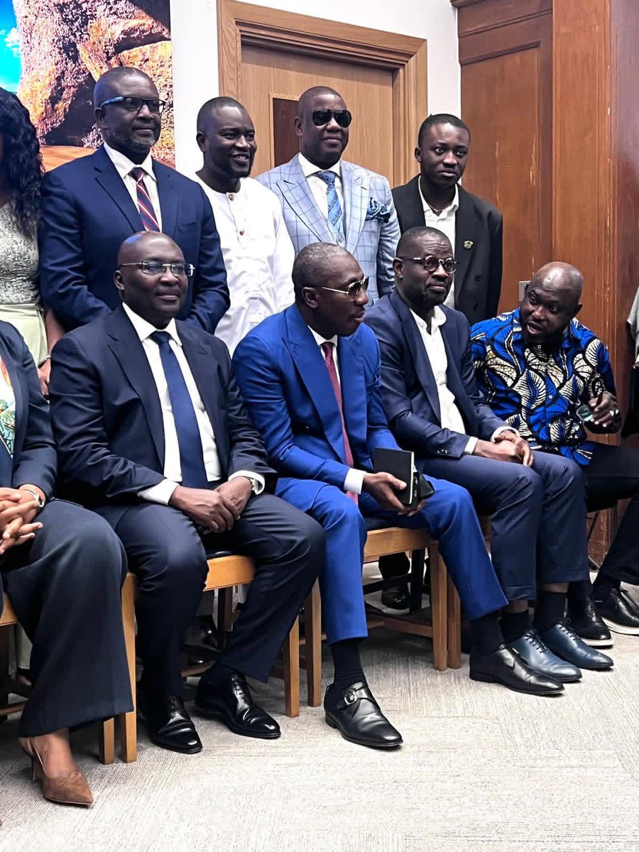 A-Jay🇨🇦🇬🇭 tweet media