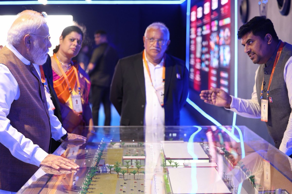 Narendra Modi tweet media