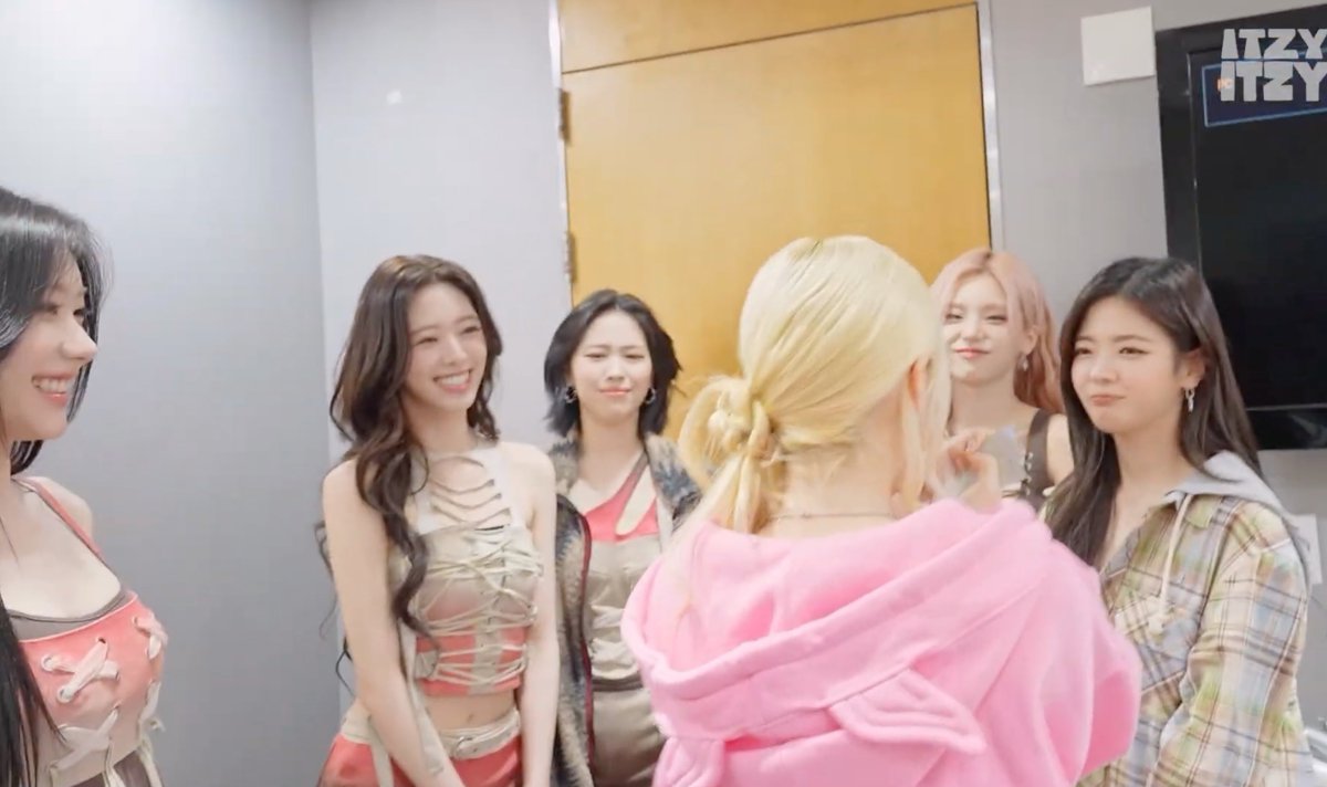 아니 메이님 보는 웅니들 눈빛 너무 따수워ㅜ