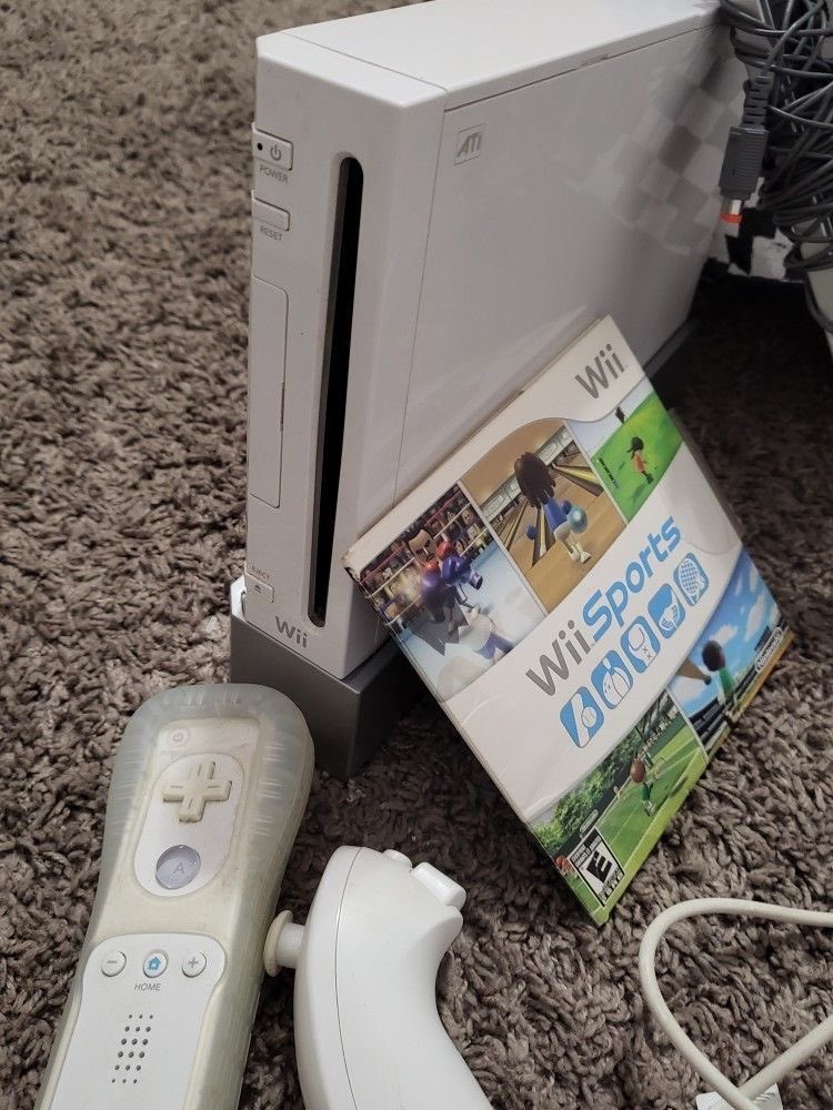 the wii with the nintendo ds are the best two consoles of nintendo by million miles