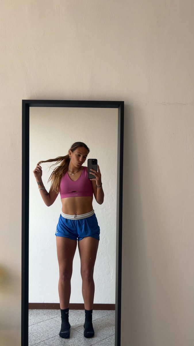 Italian Goddess tweet media