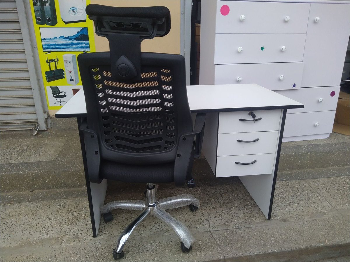 brianohanga's tweet photo. 1.2m Long desk + Headrest chair.

Price.                      :    @ksh12999,exclusive delivery fee.
Call/Whatsapp :@0711704693.

Payment on Delivery in Nairobi.

#SautiYaMwananchi #EnrichingLives Njoroge Duale Makueni Ukambani #LearnFromUDA Rift Valley #SafaricomDecode Gikomba https://t.co/hkX2lGcMuo