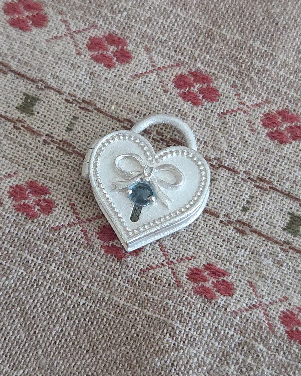 𝐈𝐯𝐨𝐫𝐲𝐛𝐮𝐛𝐛𝐥𝐞 tweet media