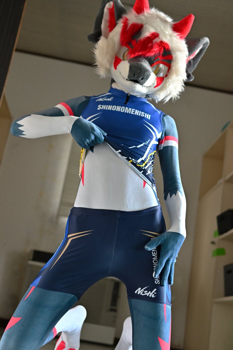 インコレーサー tweet media