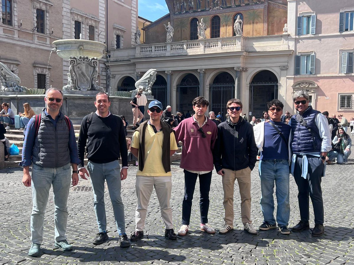 CMEstila's tweet photo. Residentes de La Estila en Roma 🇻🇦

Estamos participando en el Foro internacional universitario UNIV y viviendo la Semana Santa con el Papa. El Domingo de Ramos pudimos verle muy de cerca en la Plaza de San Pedro.

#LaEstila #UNIV #Roma #SemanaSanta https://t.co/A6sDOYlq2X