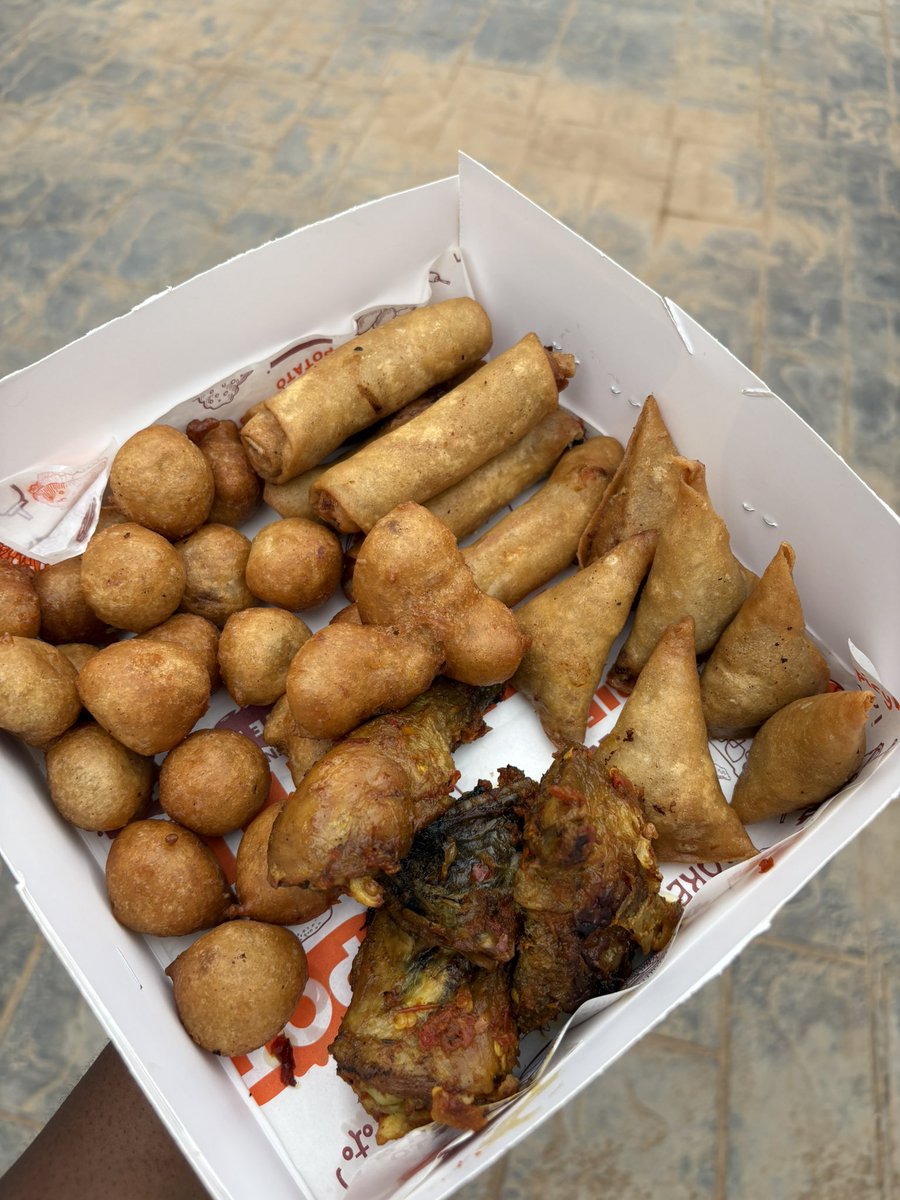 lizchops tweet media