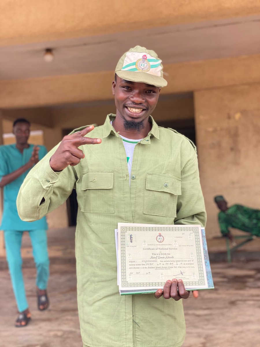 HUZZY FOOTWEAR tweet media