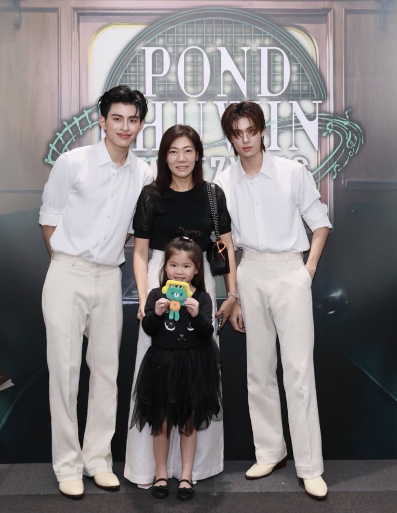 june ໑ ׅ 🌟 🍓 tweet media