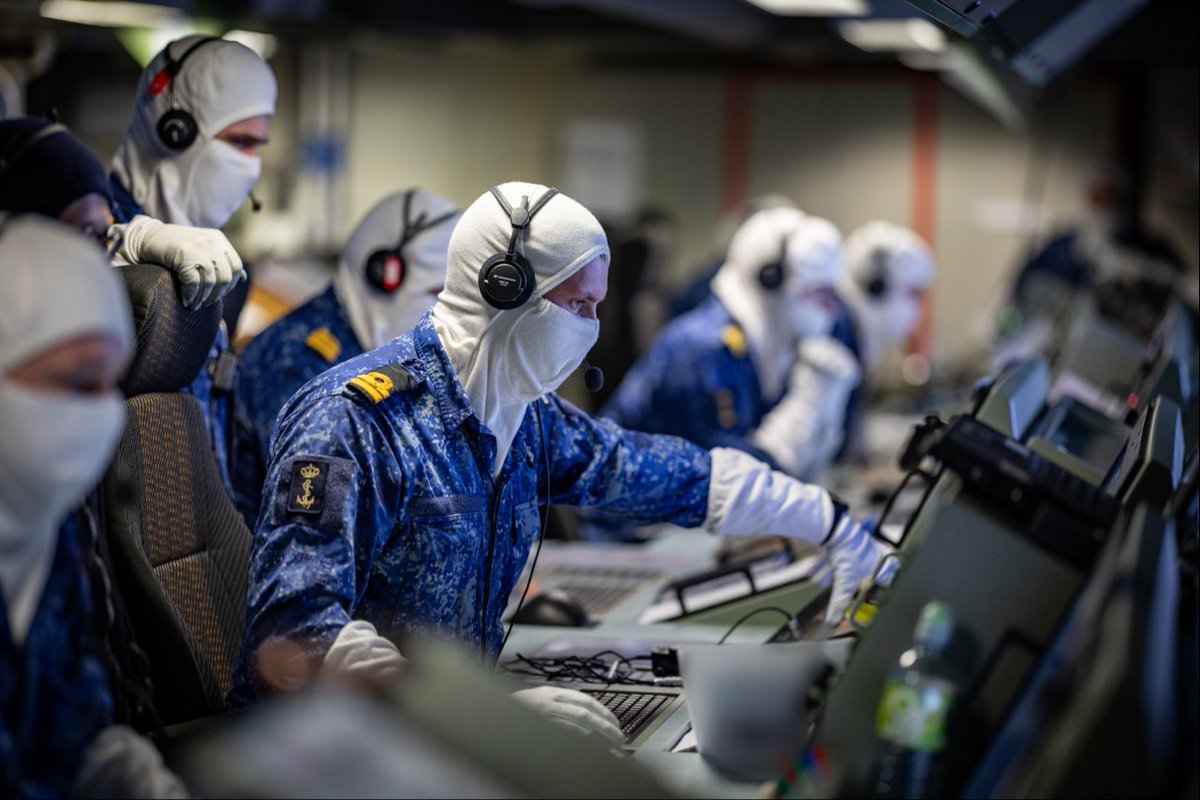 Generaal Onno Eichelsheim tweet media